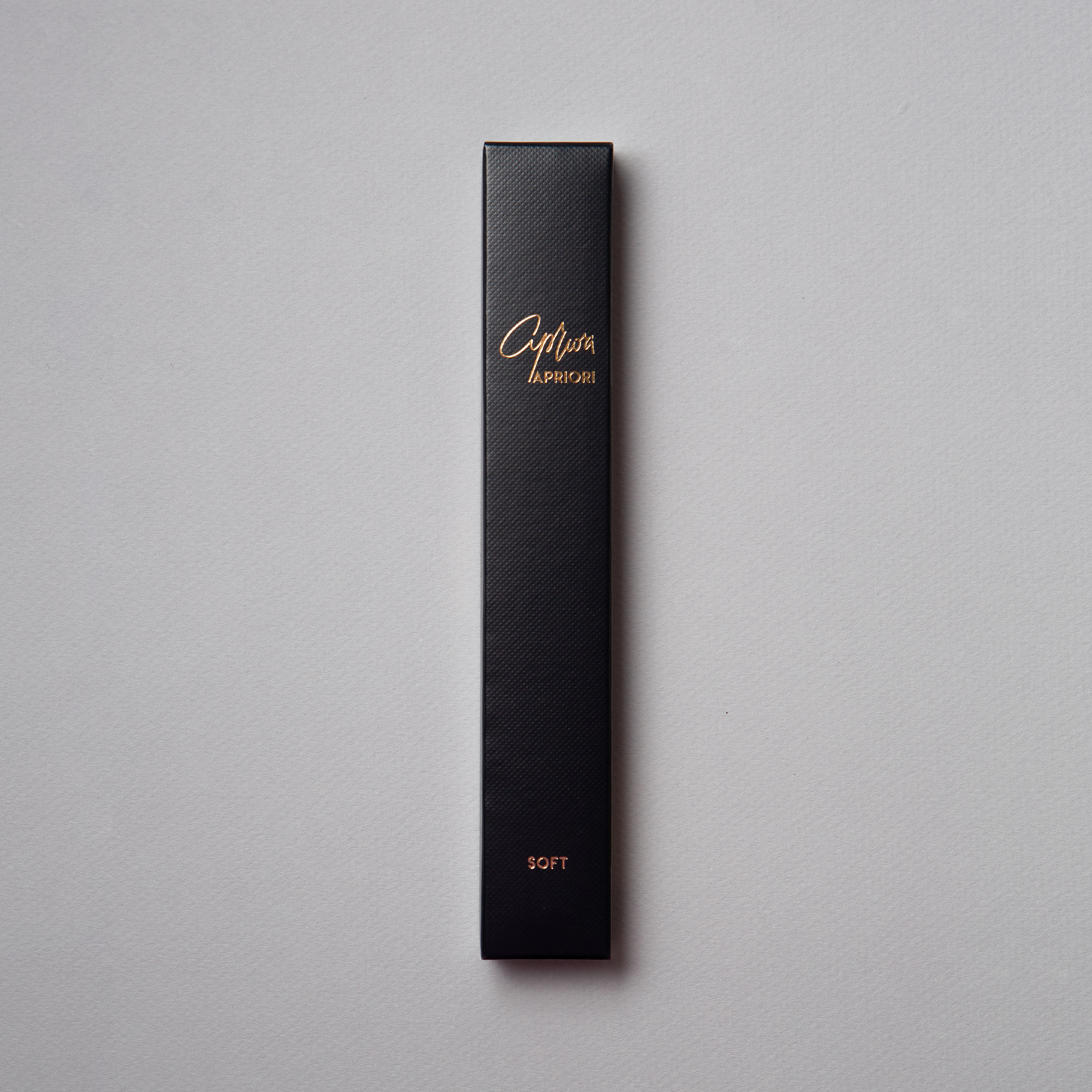 slim-by-apriori-black-gold-toothbrush-2