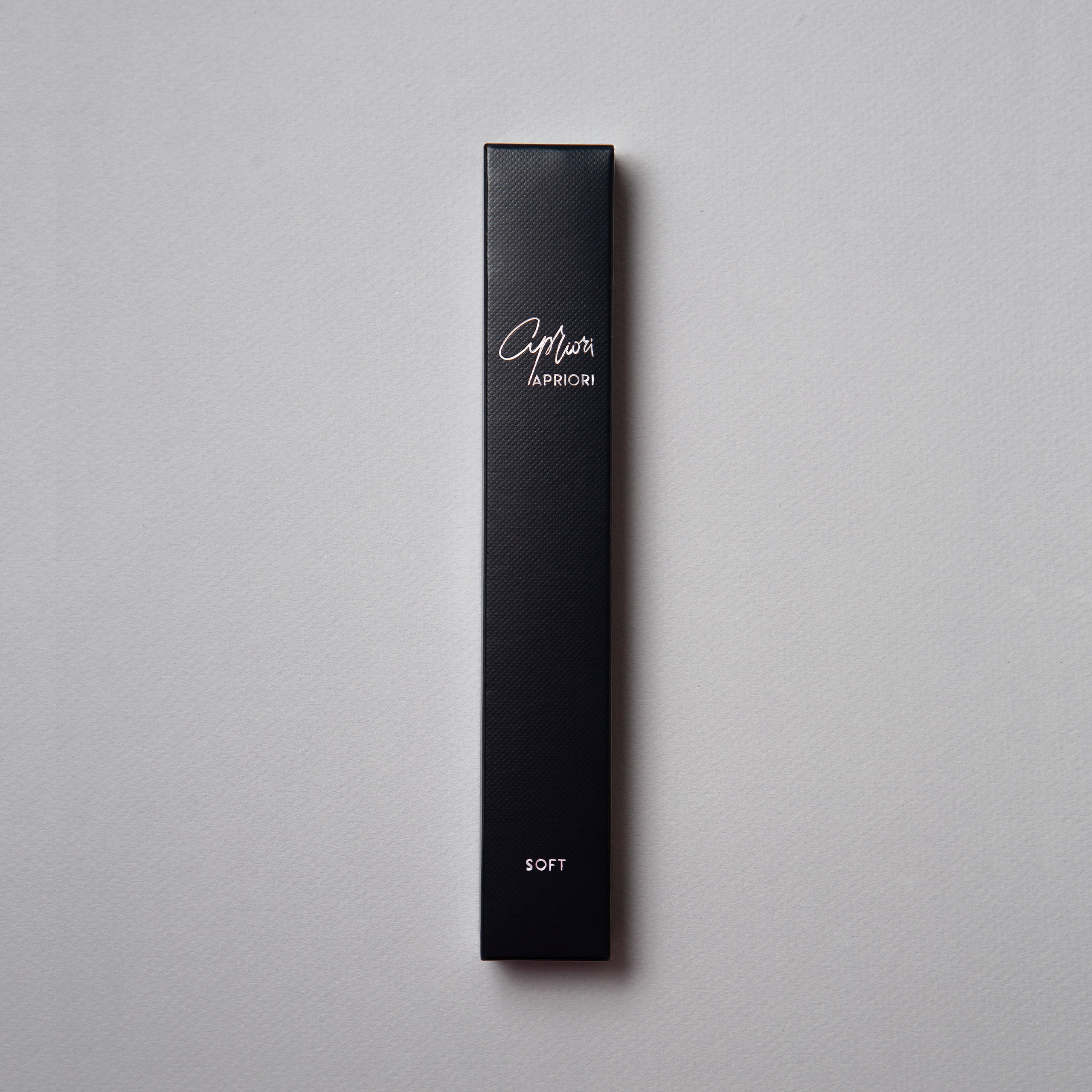 slim-by-apriori-black-silver-toothbrush-2