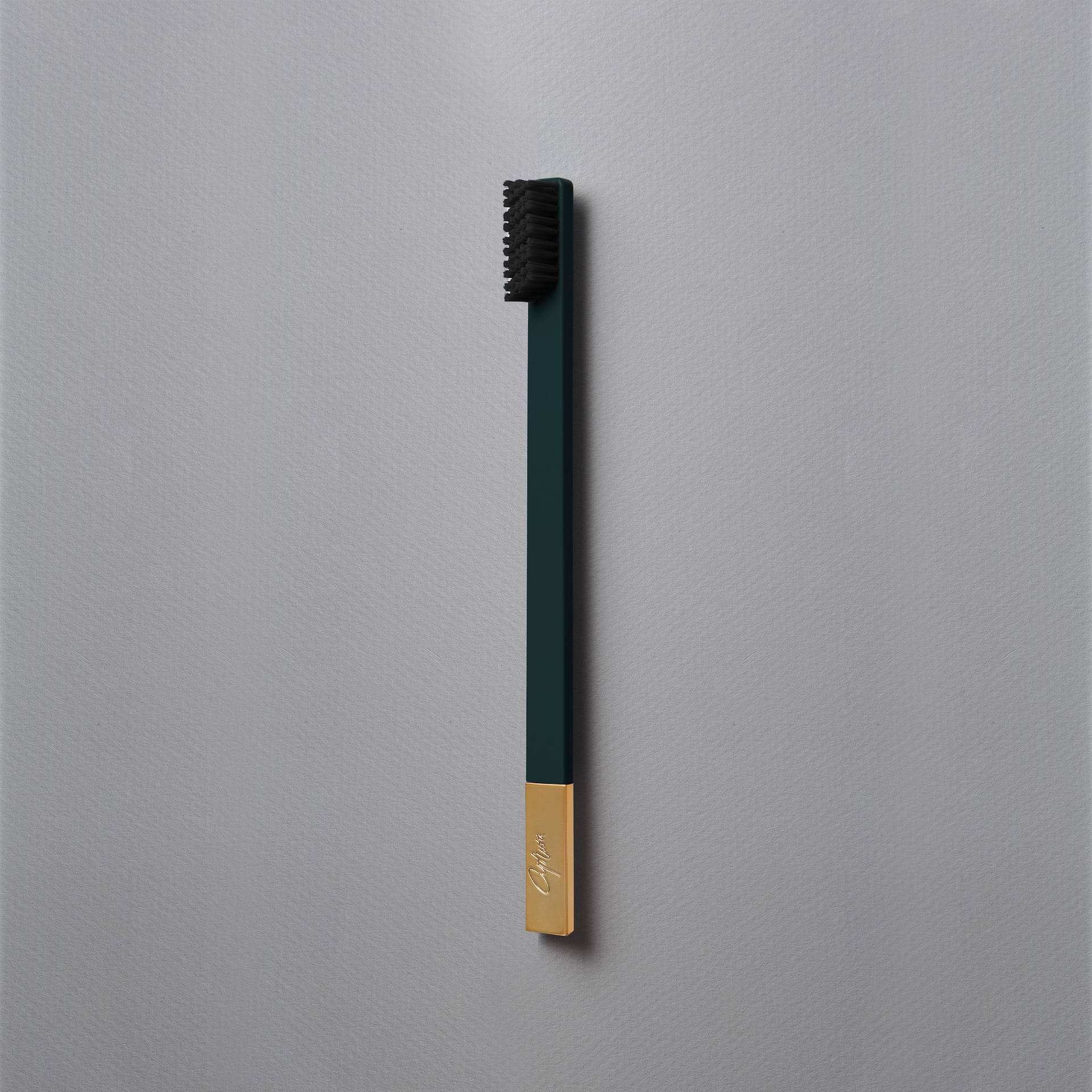slim-by-apriori-british-racing-green-gold-toothbrush-1