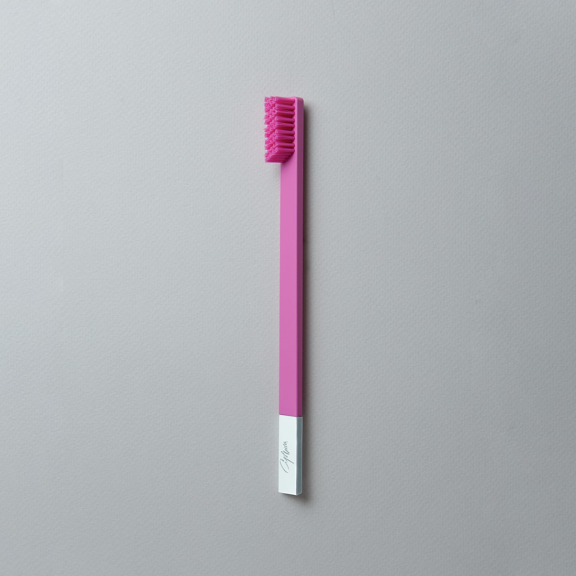slim-by-apriori-bubblegum-pink-silver-toothbrush-2023-02