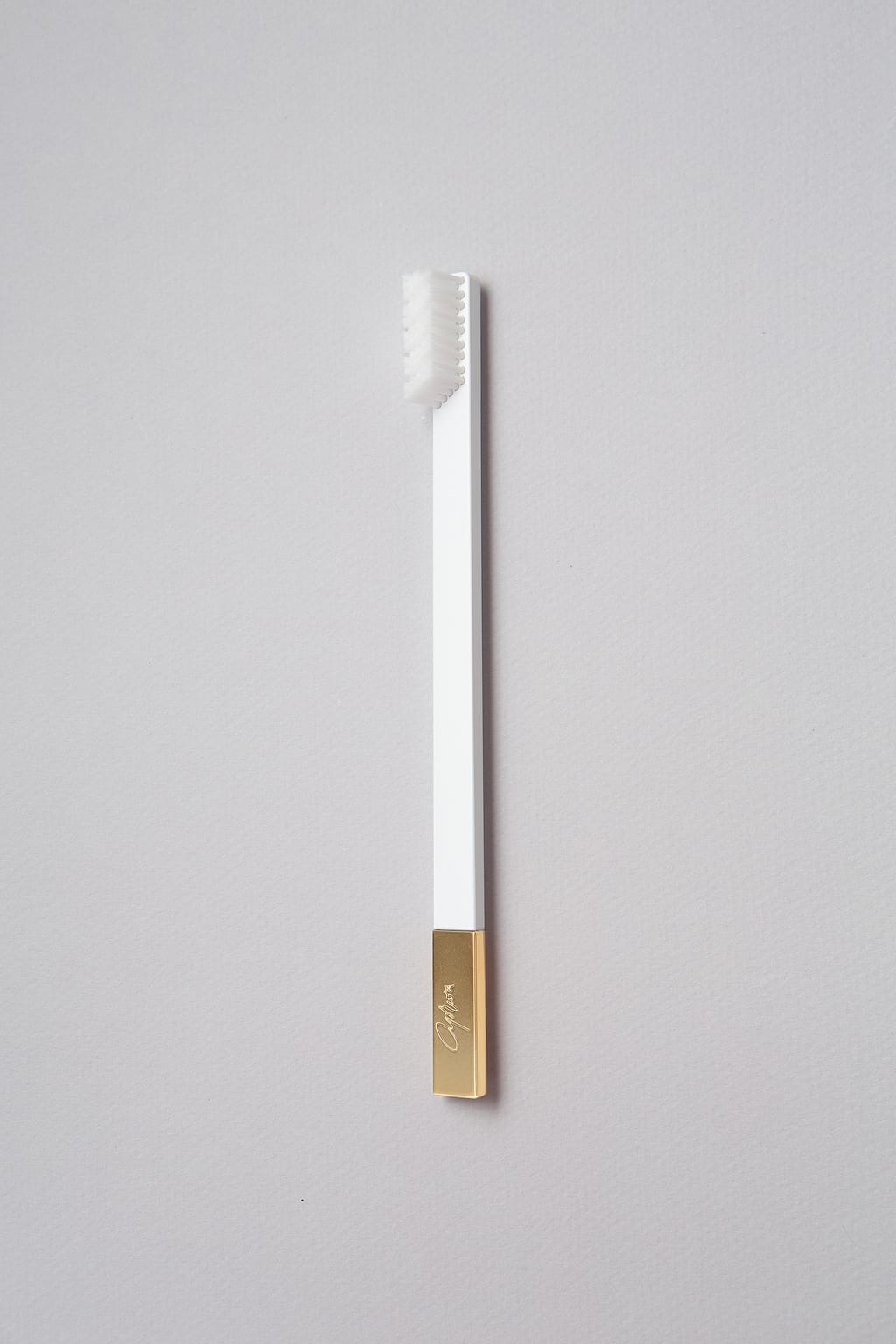 White Gold designer toothbrush SLIM by Apriori