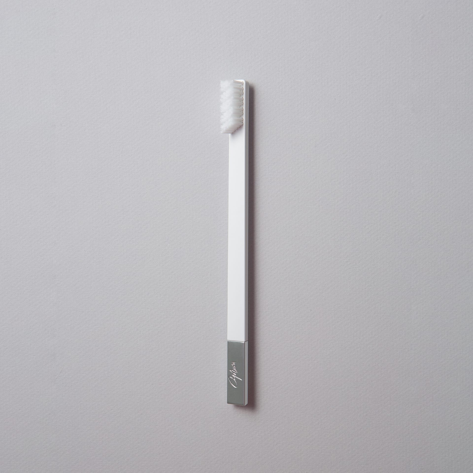 slim-by-apriori-white-silver-toothbrush-1