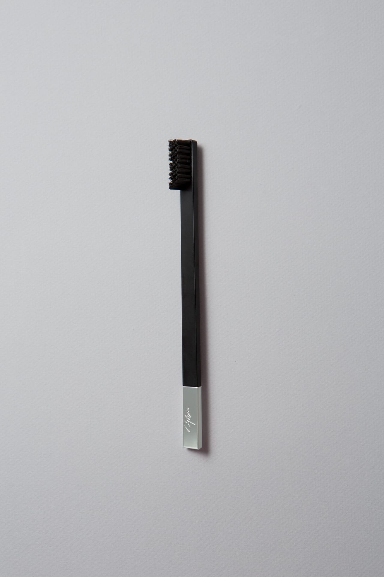 slim_black_silver_toothbrush_2